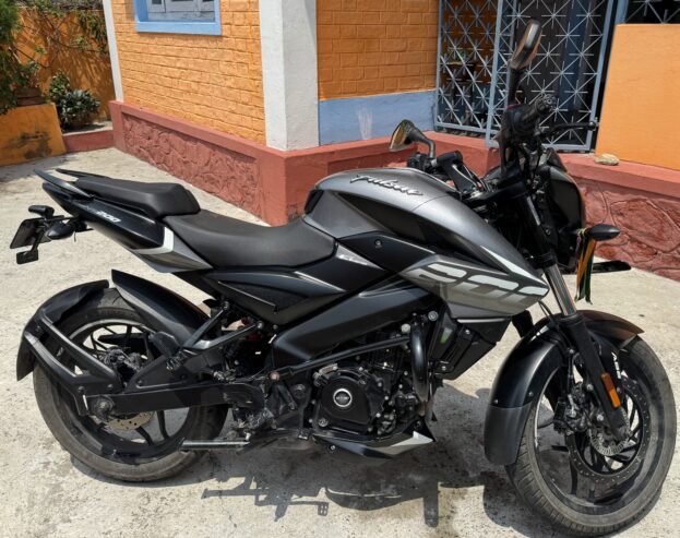 NS 200 FI ABS | 2022 (last) Model | Only 4060 KM